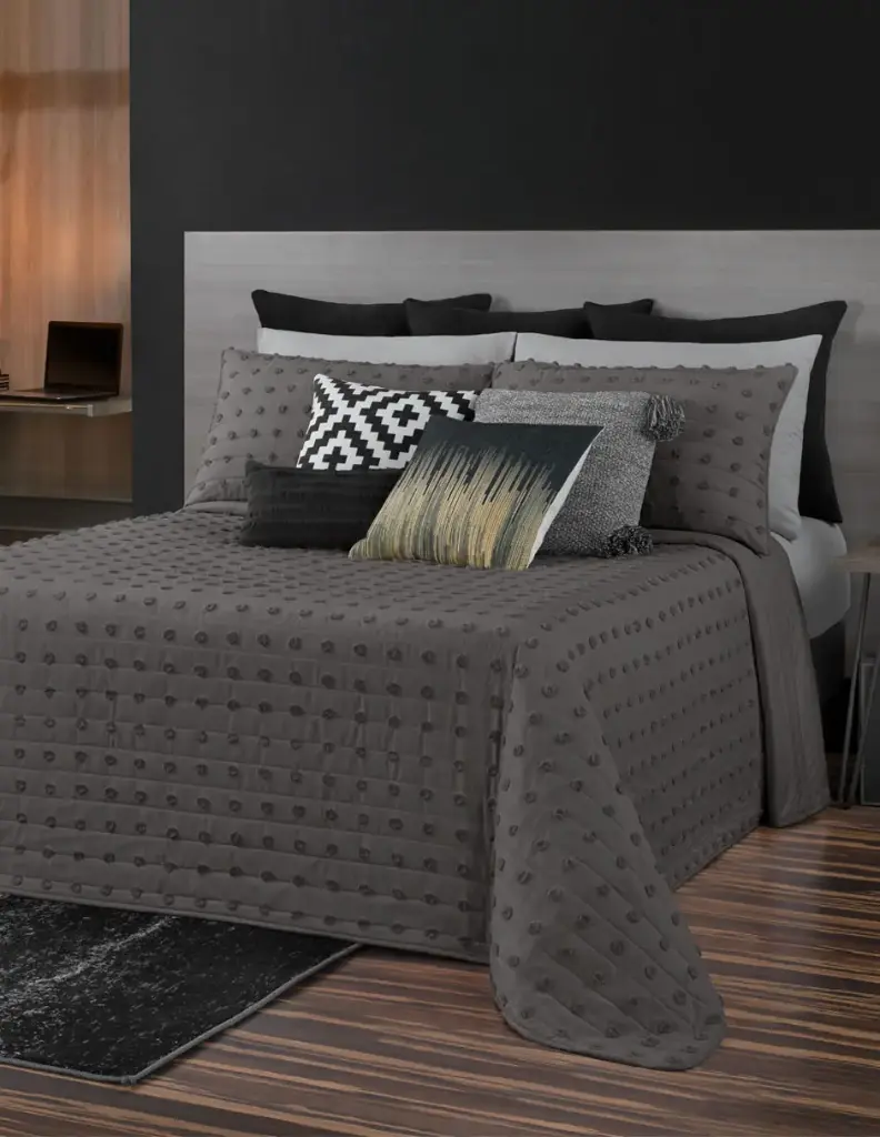 EDREDÓN LUXUS CAPITONADO CON BORLAS