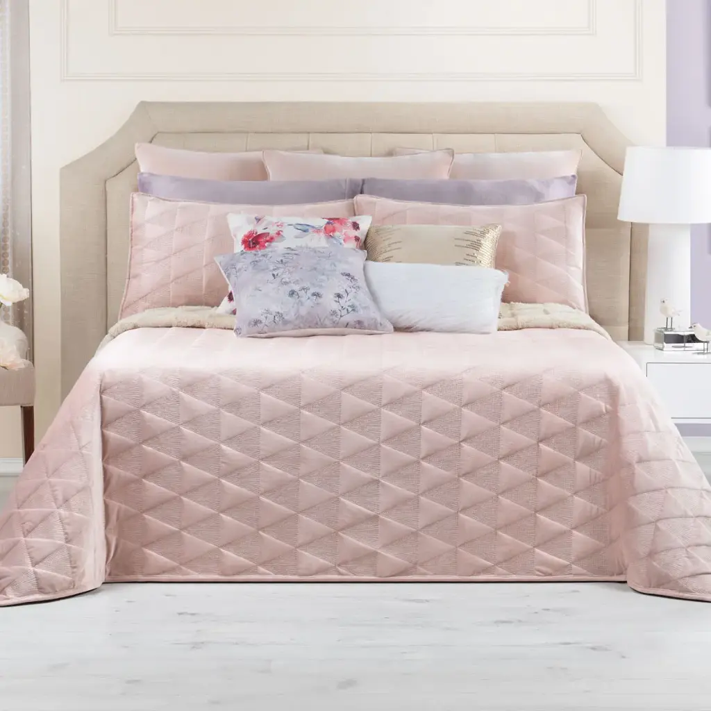 EDREDÓN LUXUS VELVET CON RELIEVE