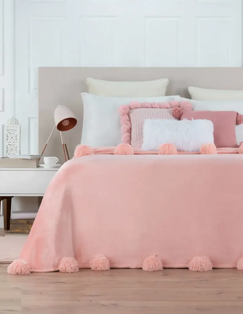 COBERTOR LIGERO CON BORLAS