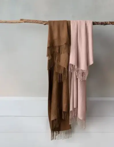 [PM0186595] FRAZADA LUXUS GOFRADO CON FLECOS